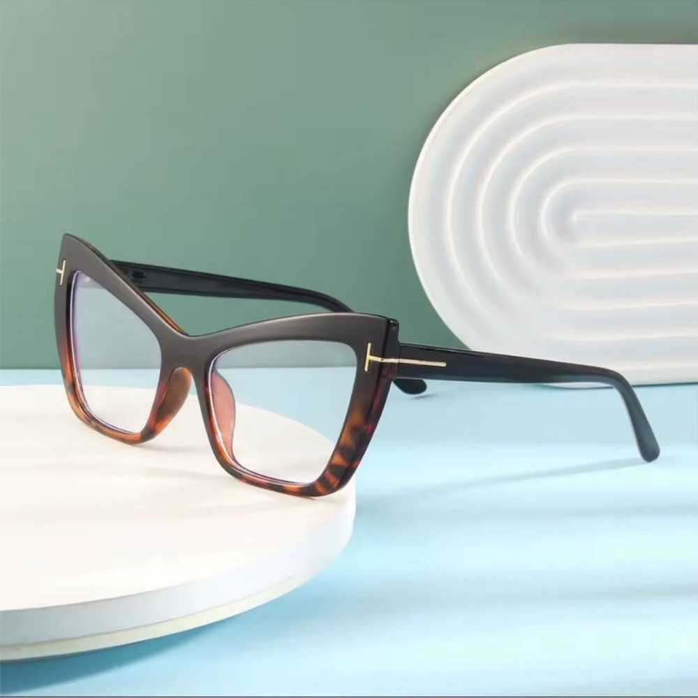 NWT CAT EYE GLASSES💗💗💗 - Picture 4 of 4